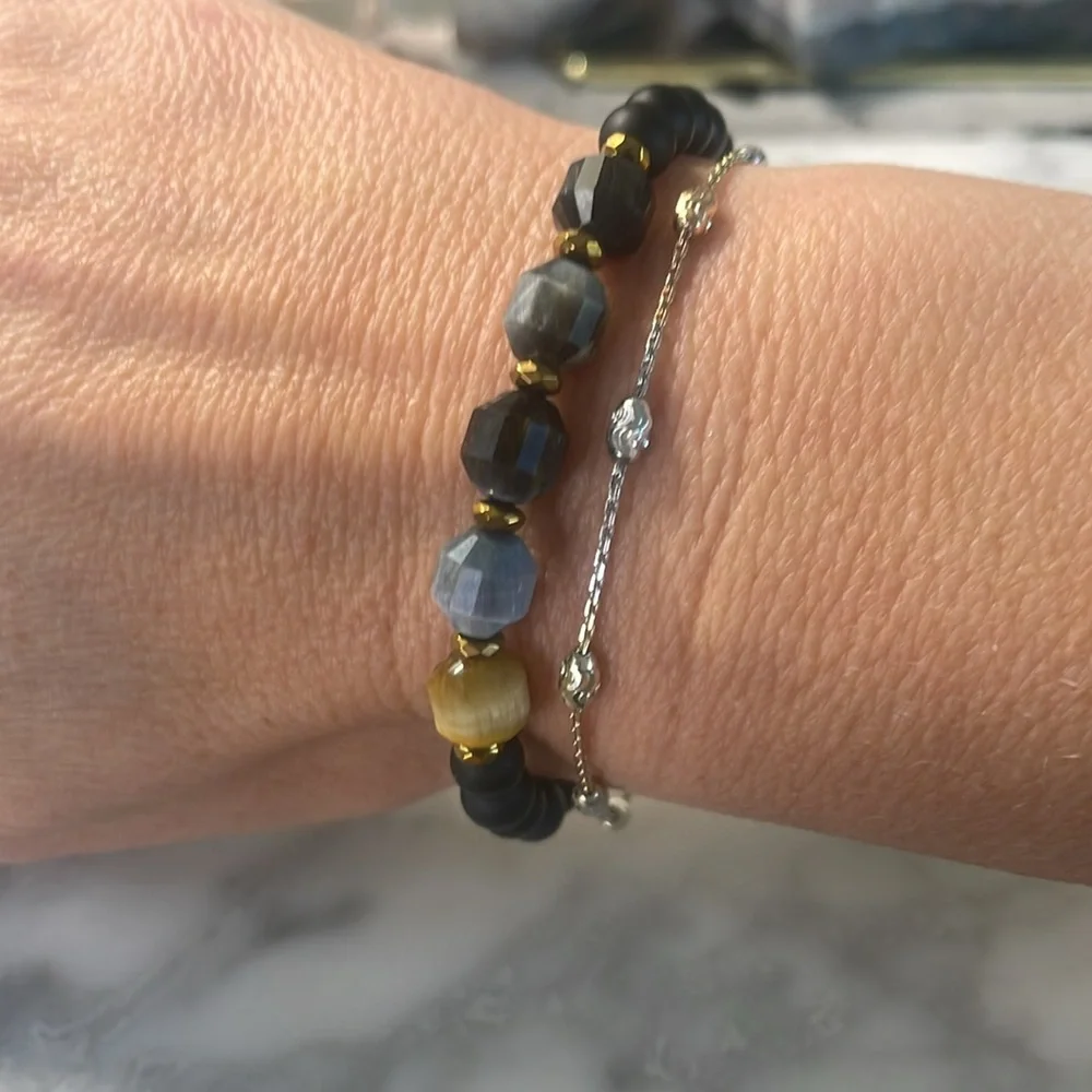 Black onyx & tigers eye bracelet size 7”
